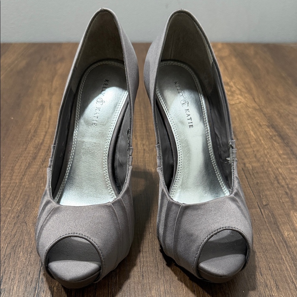 Kelly & Katie Elegant Gray Peep Toe Heels
